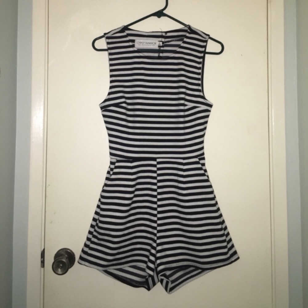 Gypsy Warrior Black and White Horizontal Striped Open Flap Back Shorts Rompers - Picture 4 of 8